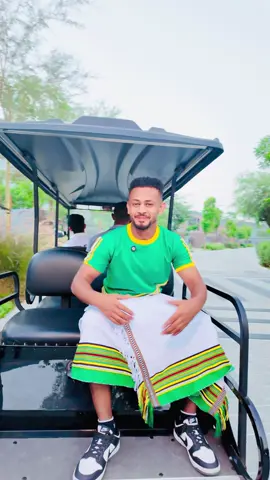 A post by @rachetesfaye on TikTok caption: One for haacuu 🕺 #ethiopian_tik_tok🇪🇹🇪🇹🇪🇹🇪🇹ሀገሬ💚💛❤️ #oromotiktok❤️💚❤️🇪🇹 #rachetesfaye 