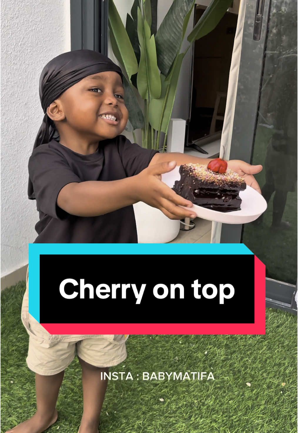 A post by @mati_fa on TikTok caption: La cerise sur le gâteau 🍰 / the cherry on top. @Family Luke  @Rudeboy #matifa #matifamily #funny #babyluke #funnyfamily 