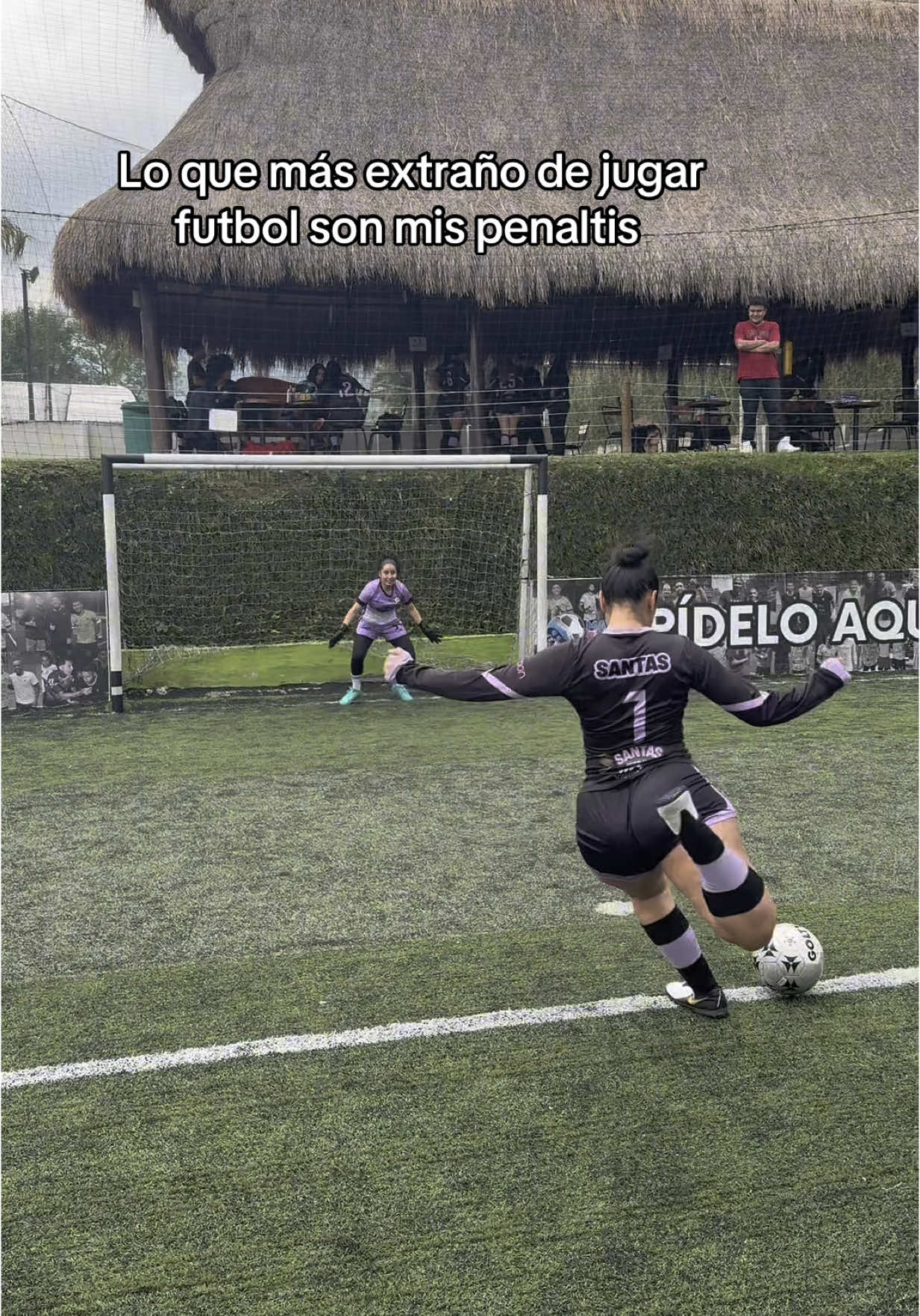 A post by @monicavallejooficiall on TikTok caption: Lo que más extraño de jugar futbol son mis penaltis 🤭