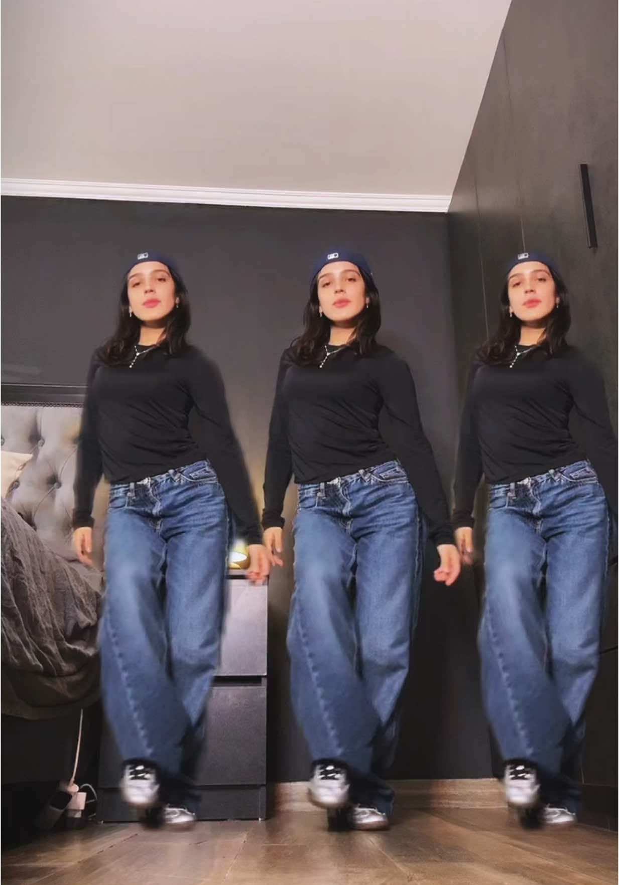 A post by @tatiifernandez._ on TikTok caption: Cuantos años tienen?🗣️ #dance #trend #qloo #baile 