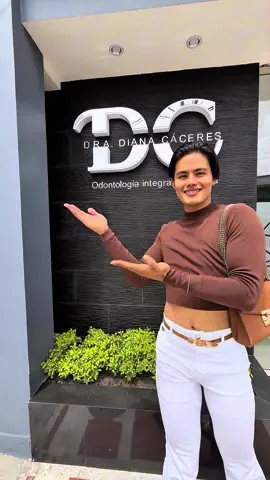 A post by @danielcuervo05 on TikTok caption: ¡Donde mi sonrisa encontró su mejor versión! 🦷✨😁  