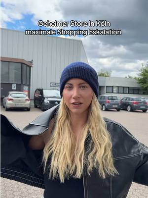 A post by @hannihase on TikTok caption: Nicht ich die 7 paar Schuhe gekauft hat | unbezahlte Werbung 💗 #fy #fyp #foryou #köln #cologne #shopping #hiddengems #outlet #snipesoutlet #schuhe #shoes #viral #shoppen #haul #musthaves 