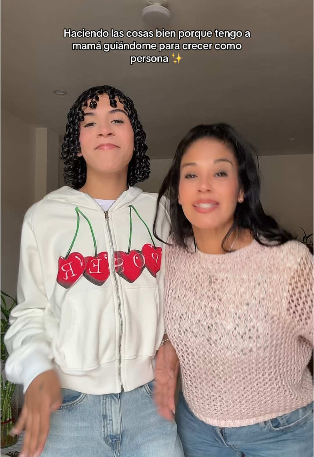 A post by @valentinopalacioss on TikTok caption: Siempre con ella todo 🥺🤍 #xyzbca #fyp #parati 