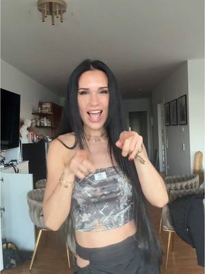 A post by @nessiontour on TikTok caption: Lifeupdate ist jetzt auf YouTube online zum Thema Umzug, Dating etc ♥️ #fyp 