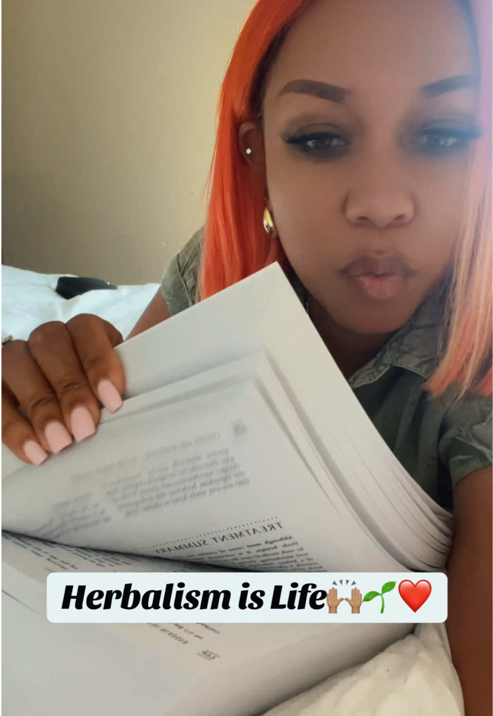 A post by @quartzyblu on TikTok caption: Oh I’m getting this degree🙌🏽 Yes, I be wanting to quit a lot of times, cause I’m so busy serving y’all herbal tea so y’all can get your body and hormones balanced and back into alignment… But I gain knowledge everyday for y’all and I’m so excited!!!❤️✨ #alternativemedicine #herbalism #herbalmedicine #evergladesuniversity #collegedegree