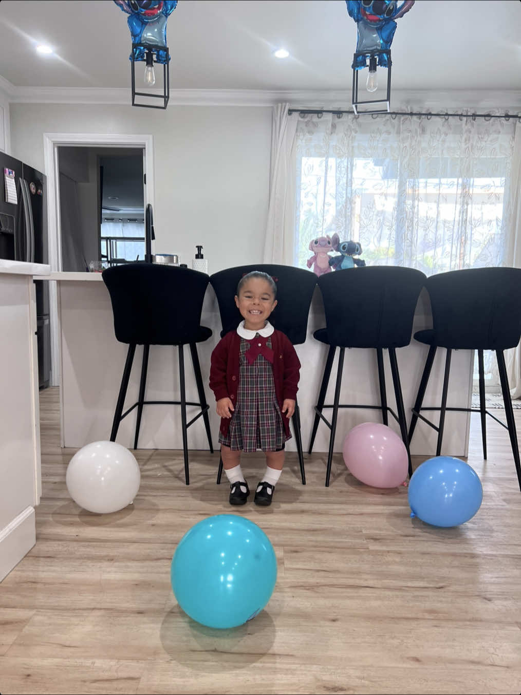 A post by @theegarciafamily on TikTok caption: Algo diferente, decorando para Camila 🥹🥳 #theegarciafamily #liloandstitch #decoratewithme #fyp #foryoupage #parati 