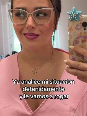 A post by @monicamakaco on TikTok caption: Solo las copas que han ido a la gira entenderán mi contenido
