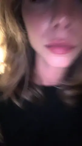 A post by @annabananaxdddd on TikTok caption: hi