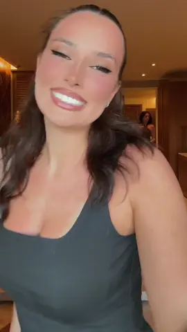 A post by @giselelulgjuraj on TikTok caption: 😘