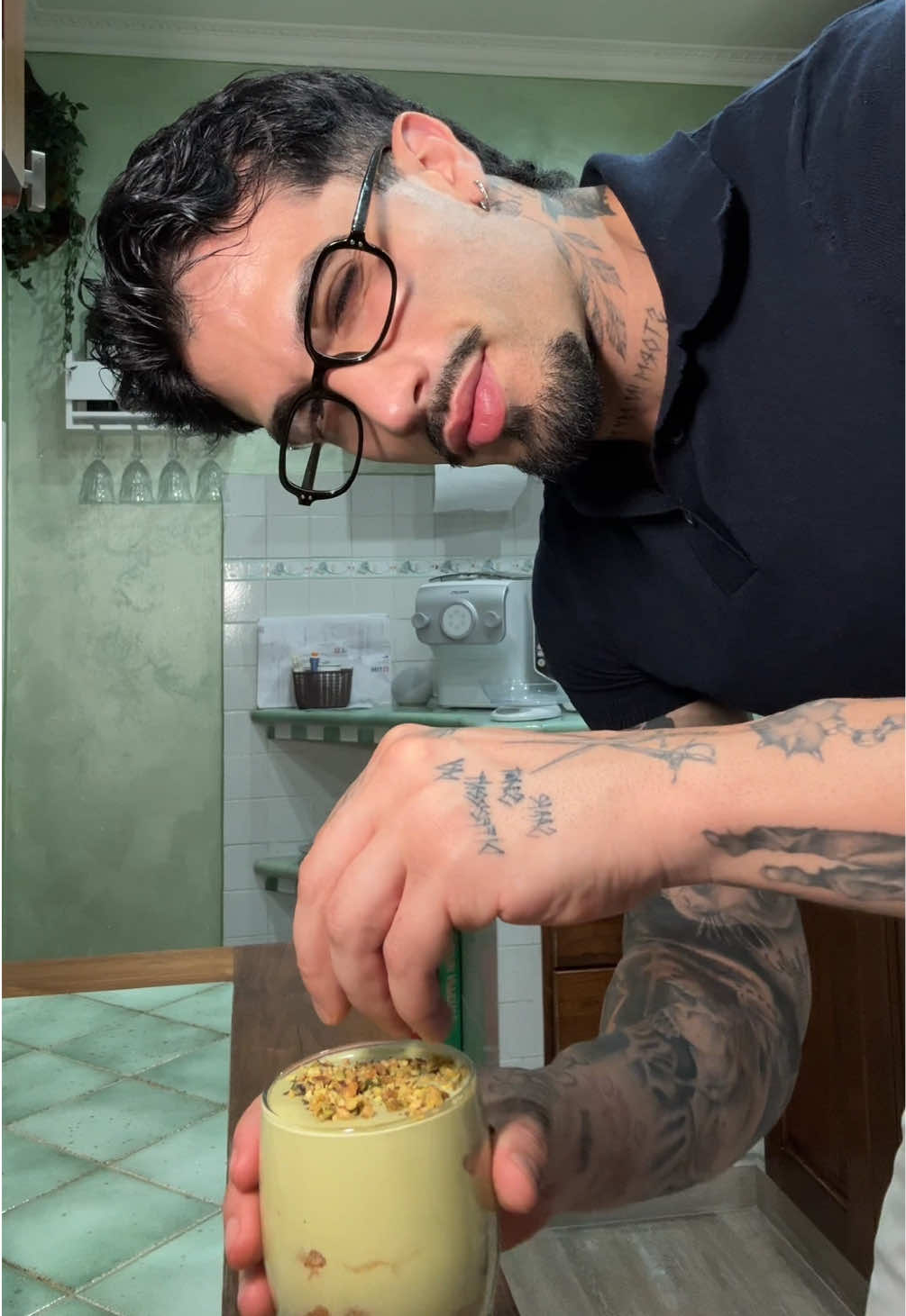A post by @manny_hp on TikTok caption: Tiramisú Pistacchio