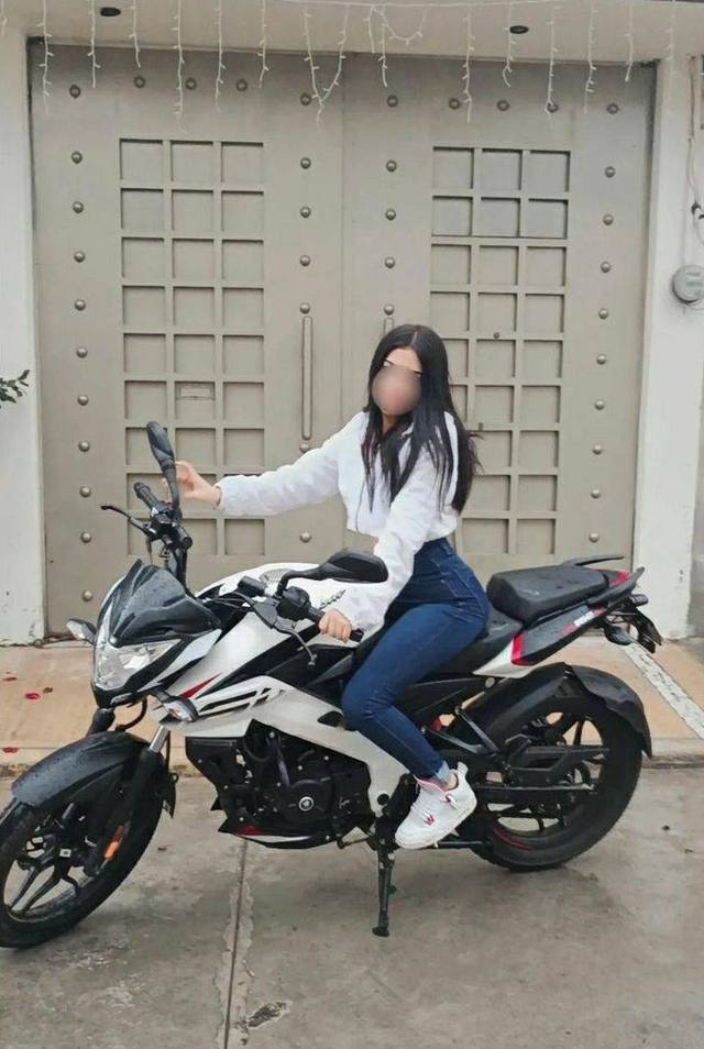 A post by @itsmeliomy on TikTok caption: Créditos en los comentarios🧚🏻‍♀️ #fyp #parati #xyzcba #chakalon #chakalones #bellakeo #gangster #💋 