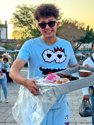 A post by @hotspanishmx on TikTok caption: Pongo a prueba a los vendedores #parati #fyp