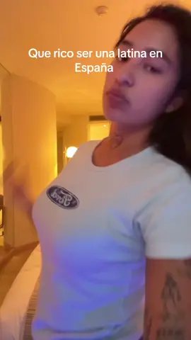 A post by @jimena.jimenezr on TikTok caption: Que aguanten las latinas 