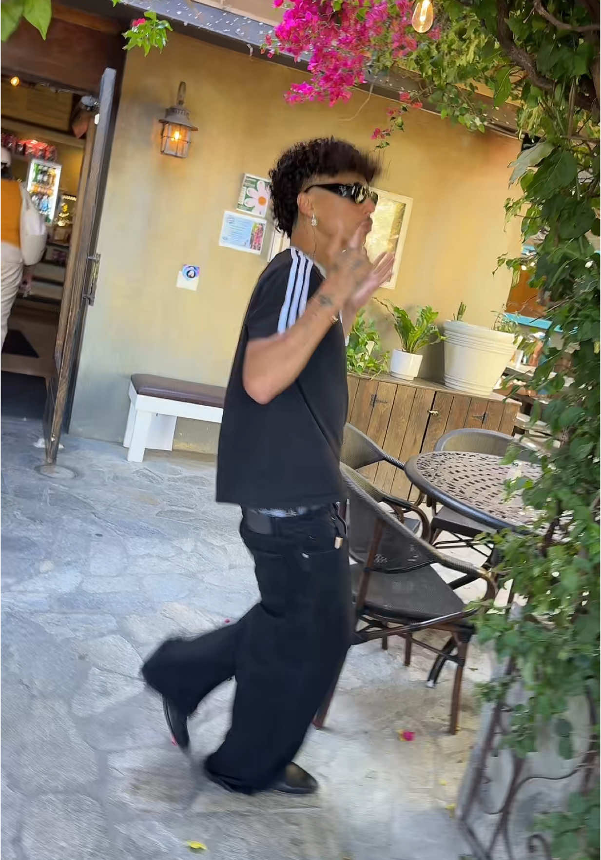 A post by @larrayeeee on TikTok caption: Dc @Alex Consani 😜