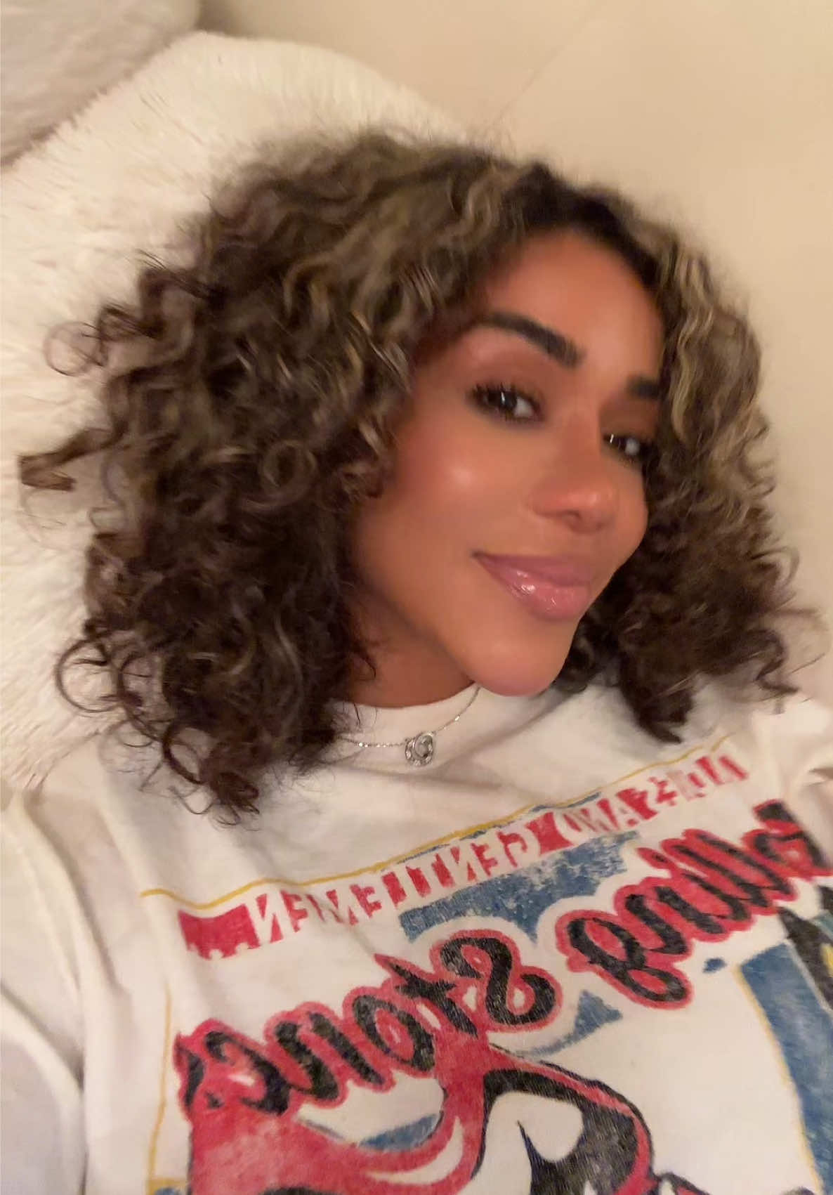 A post by @jazminajohnsonofficial on TikTok caption: Link in bio to become UNobsessed with him!!!! Treats you like nothing #feminineenergy #relationships #selflove #feminine #femininity #creatorsearchinsights 