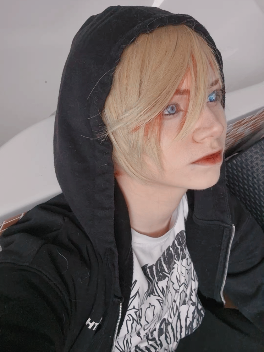 A post by @aki.kyuu on TikTok caption: #Oshinoko #oshinokocosplay 
