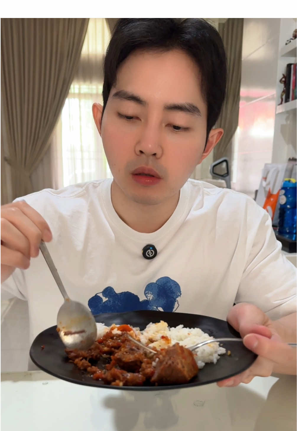 A post by @michaelrendyw on TikTok caption: Istri harus dihargai dong