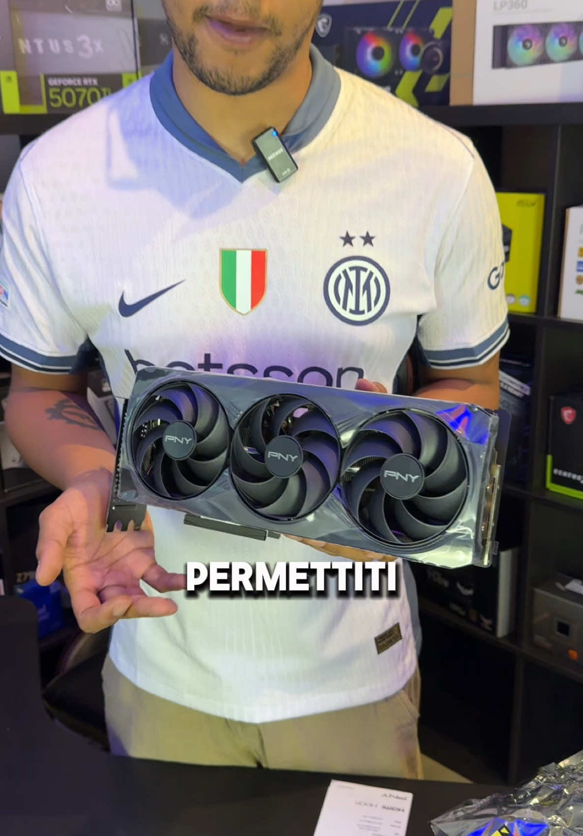 A post by @esportpalace on TikTok caption: Va beh dovevo consolarmi.. presa da @Ak Informatica 😍 #tiktokshopitalia 