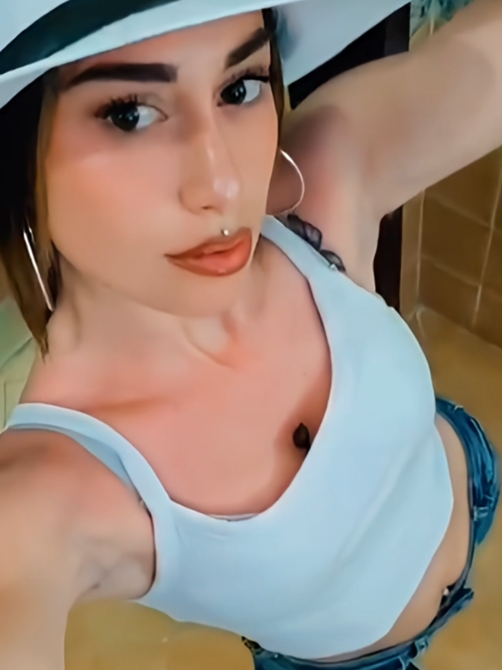 A post by @noemy_martini on TikTok caption: Saturday mode 🥰  #saturday #naomy #naomymartini #foryou #perte #porti #model #sunset #loveyou #amore #cute #girl #turin #torino #italia #italy #beauty #love #women #beautiful 