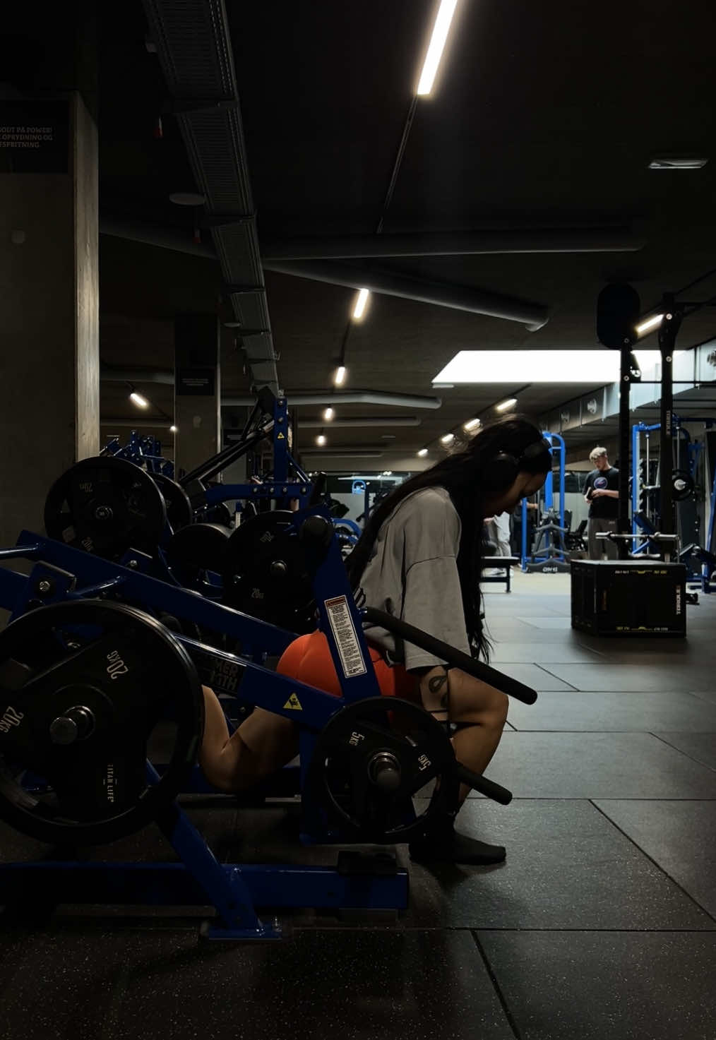 A post by @movesenlifts on TikTok caption: Reminder: @DFYNE | code: MIE #gym #gymtok #gymrat #fitnessmotivation #transformation #progress 