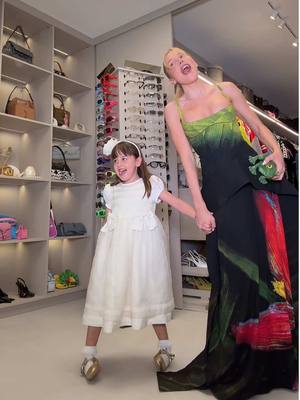 A post by @maluborgesm on TikTok caption: Arrume-se com a gente pra um casamento 