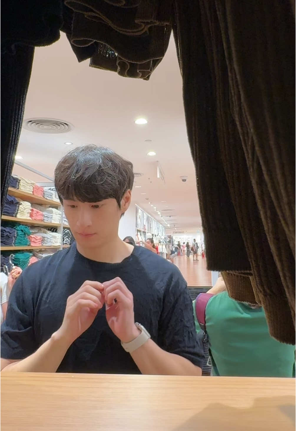 A post by @egukin0 on TikTok caption: Draft#Faminz #live