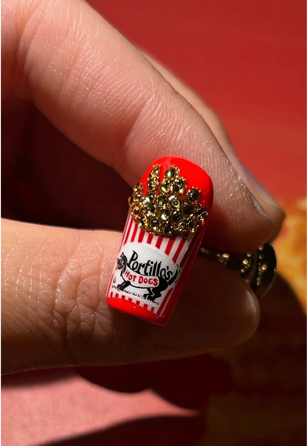 A post by @vivxue on TikTok caption: Happy Italian Beef Month to all who celebrate 😁😋#pressonnails #portillos #nailart #ItalianBeefisEverywhere #BeefMonth @portilloshotdogs 