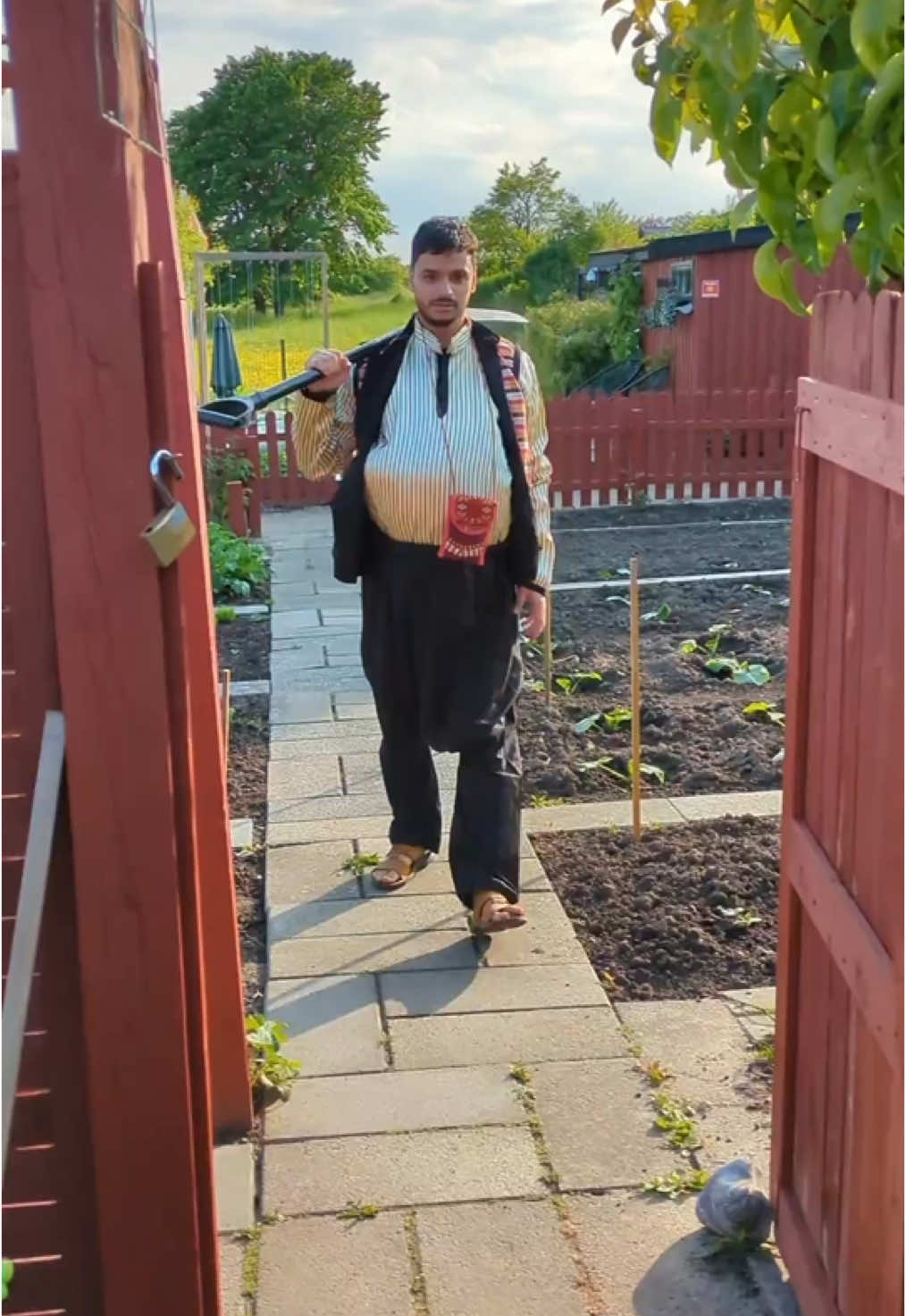 A post by @razioff on TikTok caption: Abu Antar working #episode 1 #abuantar 