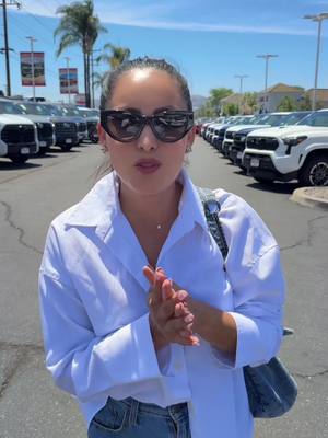 A post by @vasilvana1 on TikTok caption: Buscando el regalo 🎁 @Valdez 