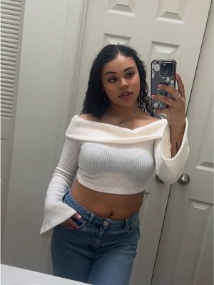 A post by @kalyssatrevon on TikTok caption: ☺️