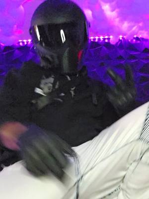 A post by @wilderluke_teamwild on TikTok caption: vibe year 80#newtrend #dance#paradis#fypp 