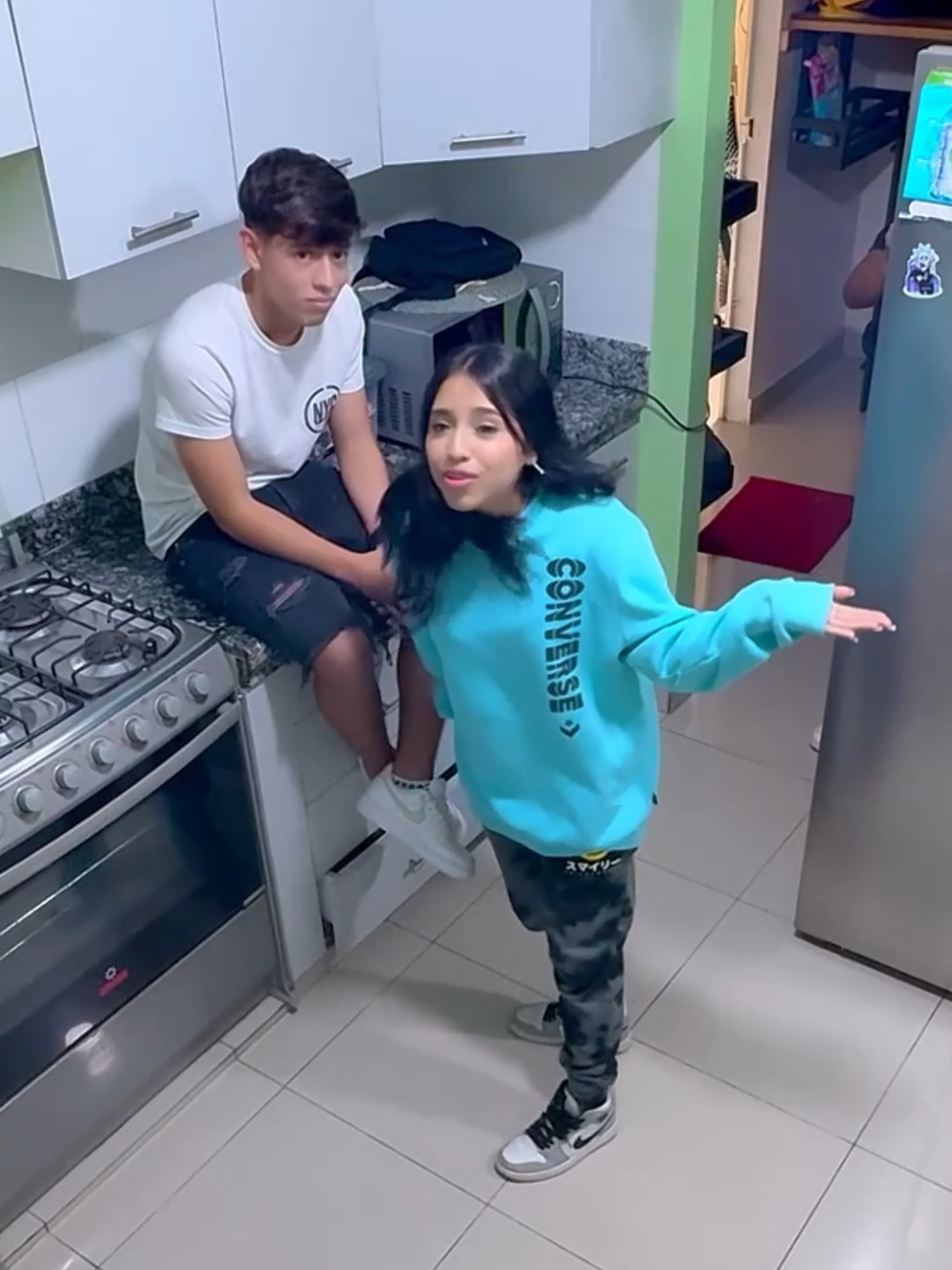 A post by @mpadonday on TikTok caption: Magacha quiere hacer oficial su relación con Víctor