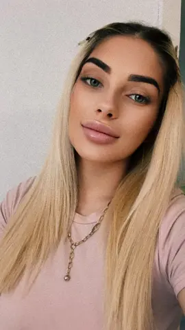 A post by @lrn032 on TikTok caption: #CapCut #foru #fyp #denmark #lorena #haipeforyou #viralaccount #night 🎀