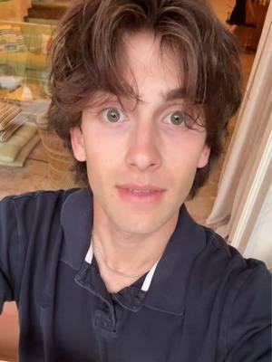 A post by @johnnyorlando on TikTok caption: Green eye b*tches be like 
