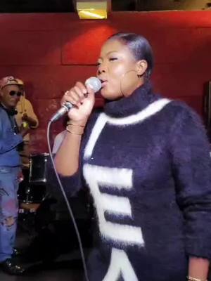 A post by @cindylecoeur0officiel on TikTok caption: #divertisemment #pourtoi #musique #tiktok #youtube #