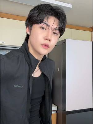 A post by @yun_tuyo on TikTok caption: el ritmo de Brasil 🕺🇧🇷 #yun 