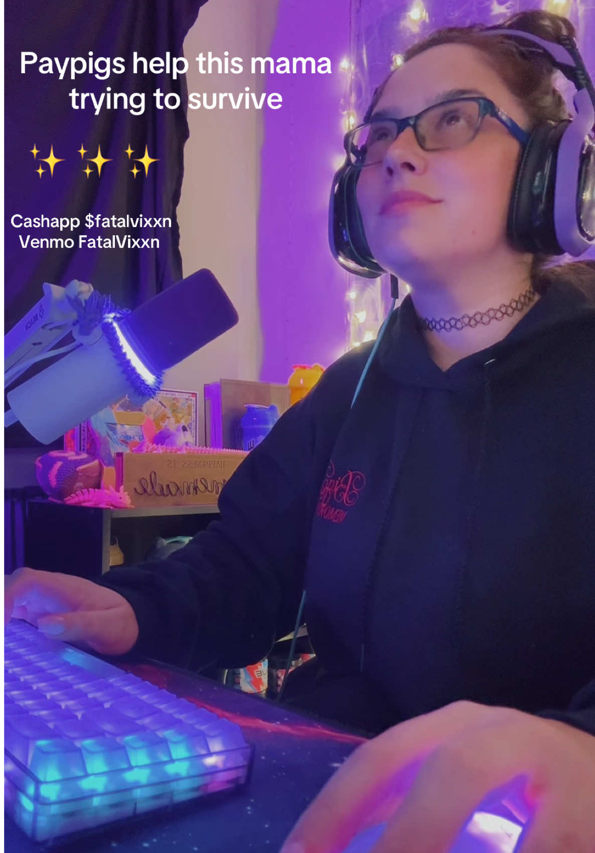 A post by @fatalvixxn on TikTok caption: Help this mama pay rent/behind bills! #cashapp #venmo #cashpig #mama #gamermama #gamergirl