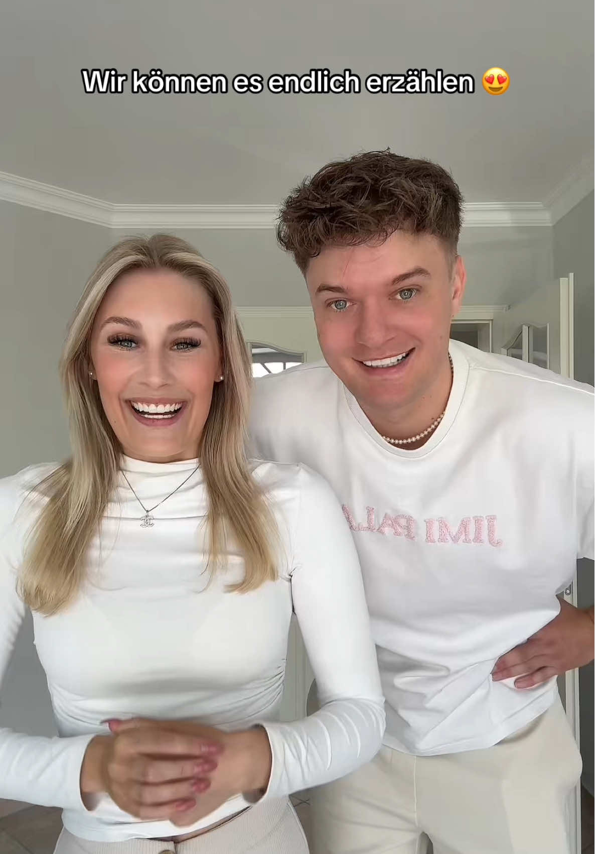 A post by @typischcalvin on TikTok caption: Endlich ist es raus 😍 #couple #foryou #fy #surprise 