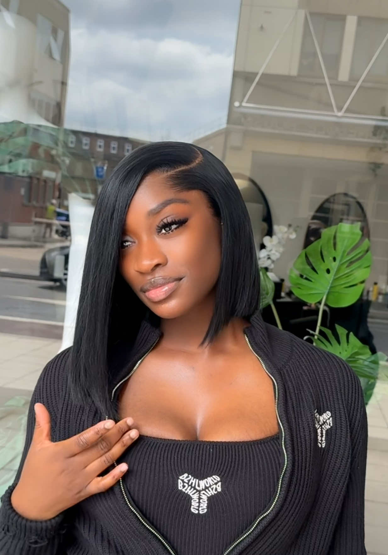 A post by @ife_cb on TikTok caption: Love me a bob 😍😍  #fyp #bob 