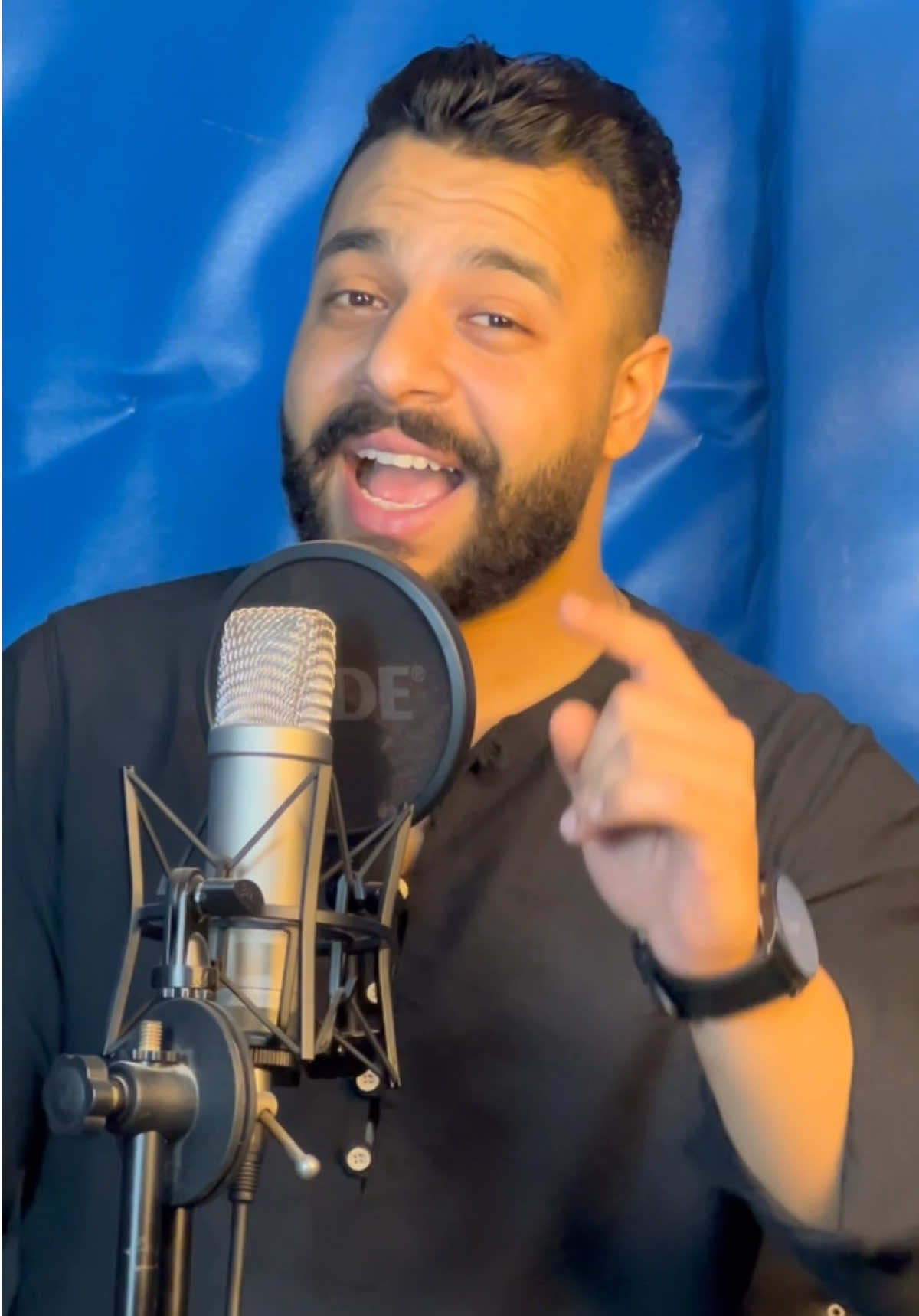 A post by @ahmed_mekawiii on TikTok caption: هغنيها بالطريقه المصريه🤷‍♂️