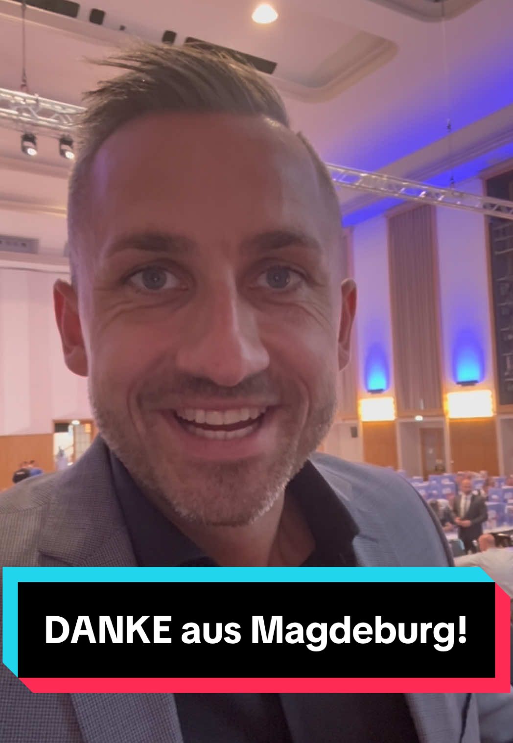 A post by @mutzurwahrheit90 on TikTok caption: DANKE!☺️ #Freiheit #mutzurwahrheit #ulrichsiegmund #AfD #Siegmund2026 #VISION2026 #Fakten #Aufklärung #niewiedercdu #SachsenAnhalt #ltlsa #Zukunft #Ministerpräsident #Heimat #Frieden 