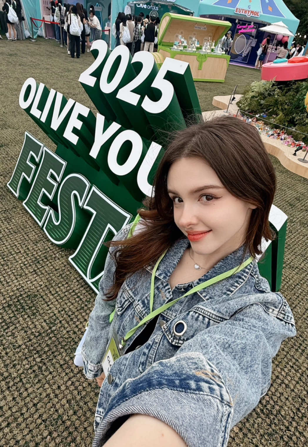 A post by @elina_karimovaa on TikTok caption: Shopping’s super easy on the Olive Young Global app🩷 And next year? You already know I’m going back to Festa🤭🥰  @OLIVE YOUNG Global @BIOHEAL BOH @COLORGRAM OFFICIAL @bringgreen_official   #oliveyoungfesta2025 #bigbangsale #biohealboh #colorgram #bringgreen #oyfestaexclusives