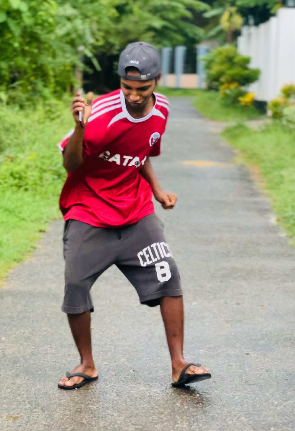A post by @rukaa_07 on TikTok caption: මං අහිංසකයි කාටවත්ම බුට් තියන් නැ 😂😉 #වෙන්නප්පුවේ_අපි🥀🔥 #capcut #fypツ 