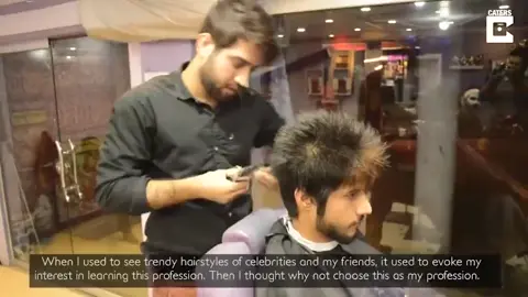 A post by @hamzamehar0311 on TikTok caption: kis kis ne 27 kenchiyon se cutting krwai hai ? #foryou #foryoupage #1millionaudition #viral #IAmAwesome #buhran_tv #newtrending #27scissorstechniques #fyp #27scissors #barbar27scissors 