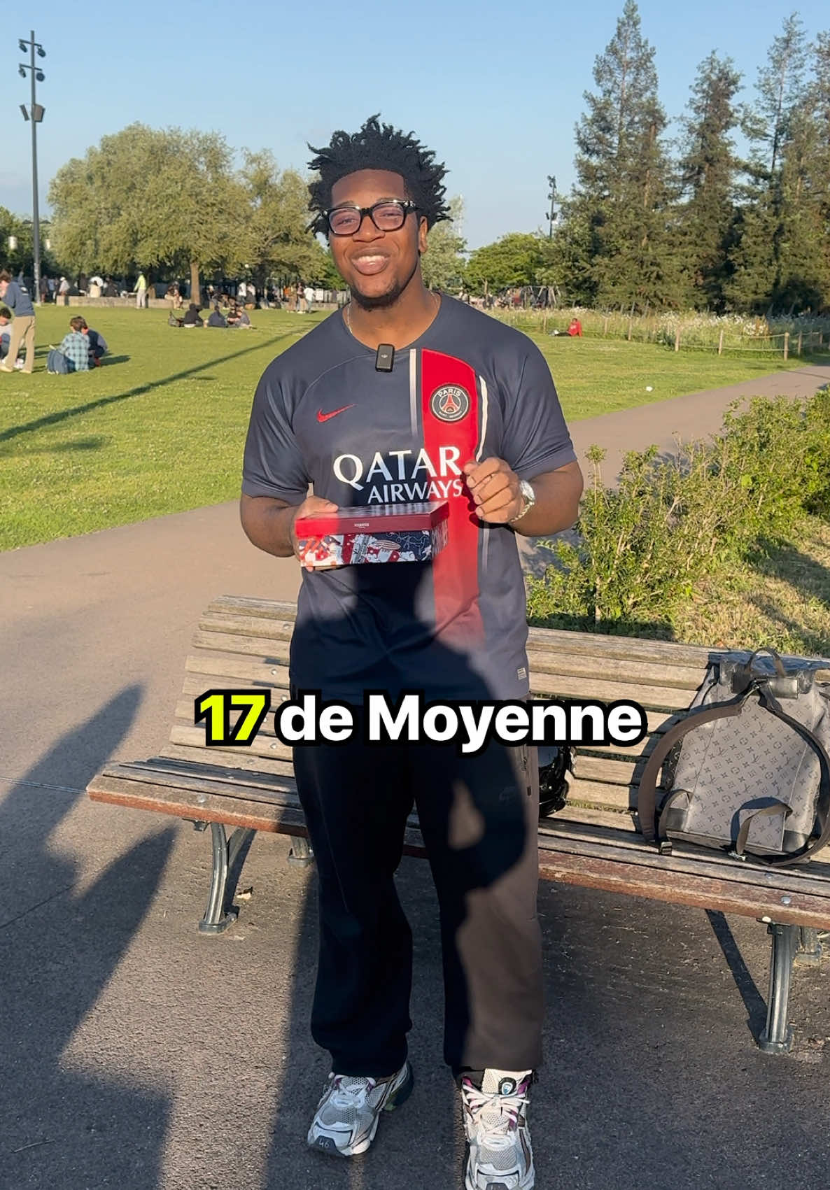 A post by @fililala on TikTok caption: Bon..🤣 Assure toi de passer tes exams en détente avec Revyze 🫵🏾🔥
