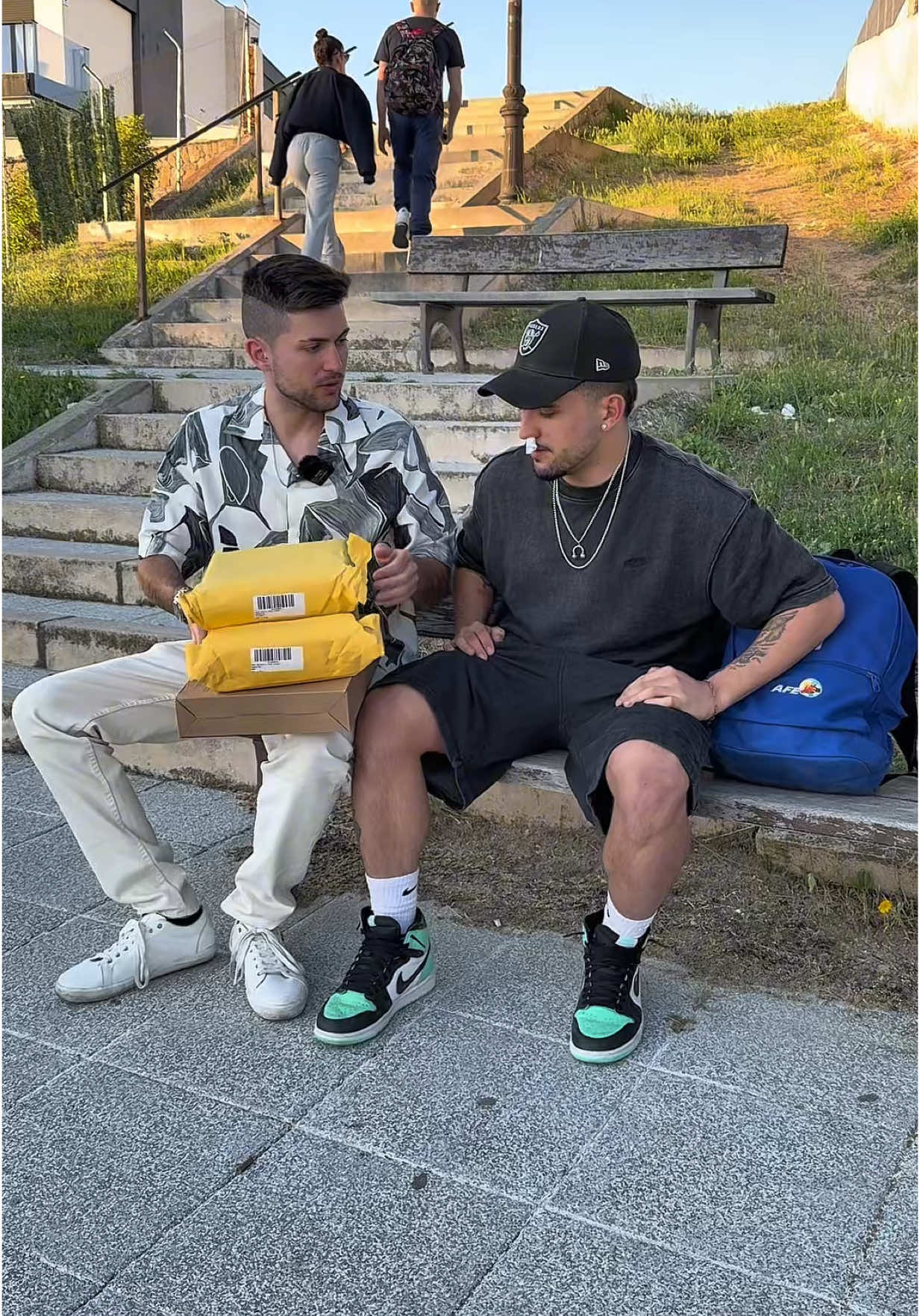 A post by @bydavidir on TikTok caption: Si SUSPENDE los EXAMENES tendra que TRABAJAR todo el VERANO!😱 #ordenaror #beca #examenes 