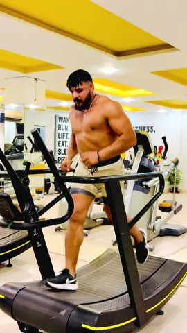 A post by @malik_beniameen on TikTok caption: Training #malik_beniameen 