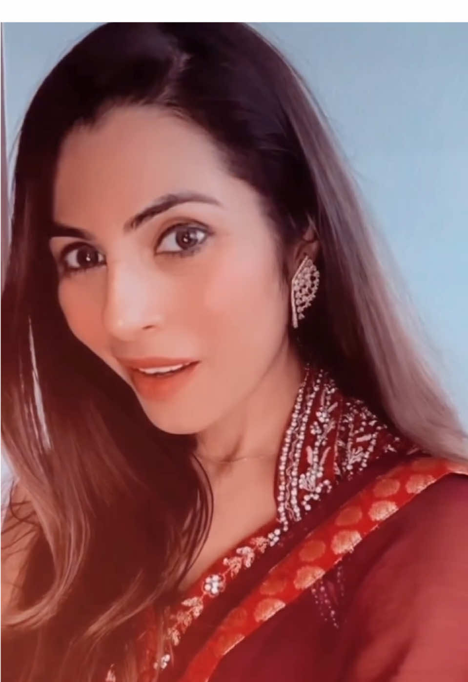 A post by @rubyyyk on TikTok caption: Happy weekend ✨✨ #ruby_k#hindisong#bollywoodsong#90song#fypツ#act#expression#unfrezzmyaccount#views 