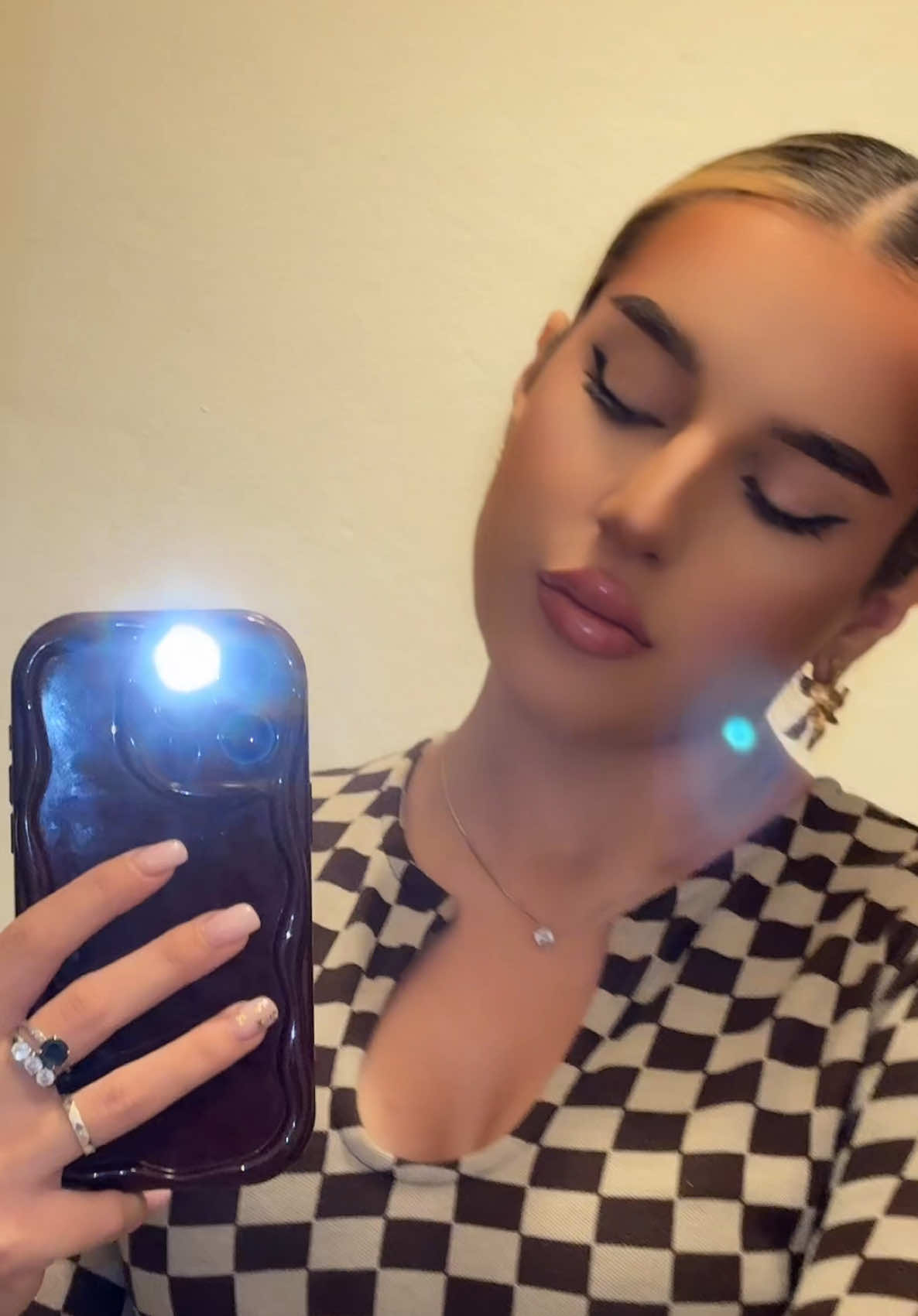 A post by @vica__08 on TikTok caption: #fyp #perte 