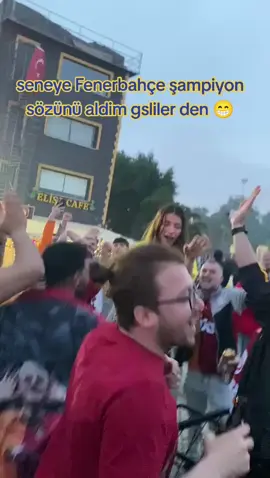 A post by @nurrhemsire on TikTok caption: GS şampiyon luk kutlamasina FB li olarak da gitmessin be#keşfet #galatasaray #viralvideo #yorumla #trend #galatasaray #fenerbahçe💛💙 #yenikapi #beğeni #keşfetteyizzz #yapayzekasanatı #trendingvideo #trendingvideo 